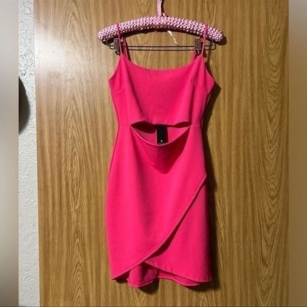 Pink Lulus dress NWT!